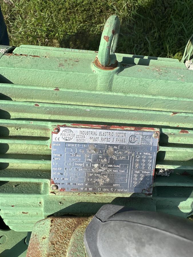 Used Belted Outfeed Conveyor with Magnetic Roll, 5 HP, @230?460V, 3 Phase