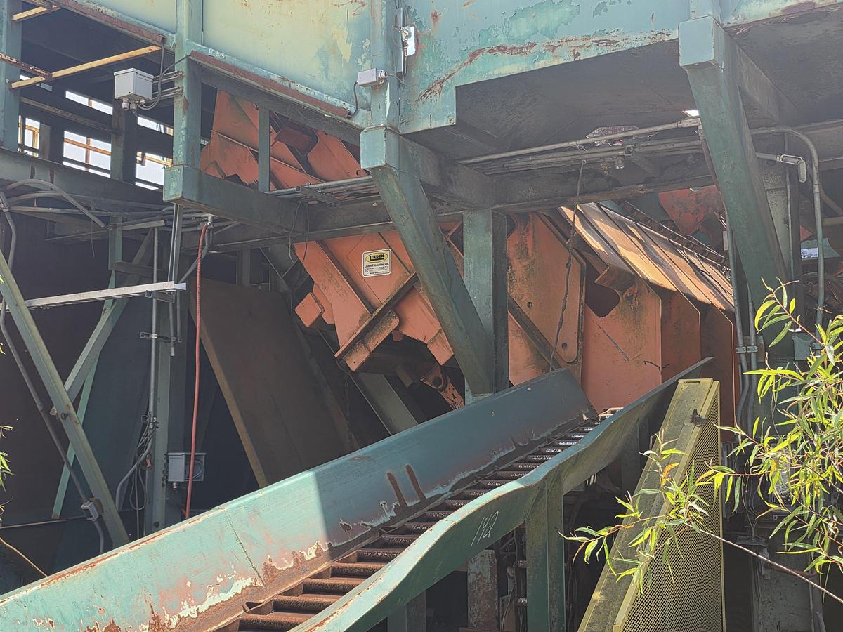 Used Linden Step Feeder - 20' capacity