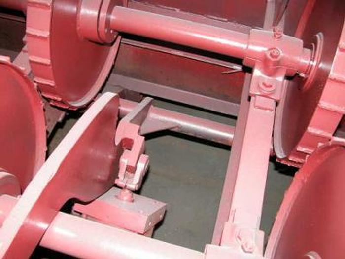 Used MELLOTT Rosserhead Debarker with controls