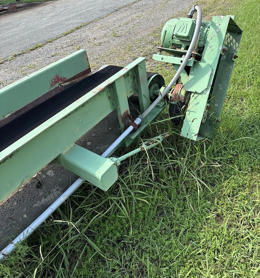 Used Belted Outfeed Conveyor with Magnetic Roll, 5 HP, @230?460V, 3 Phase