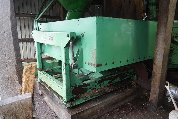 Used PRECISION 6 x 6 Chip Screen