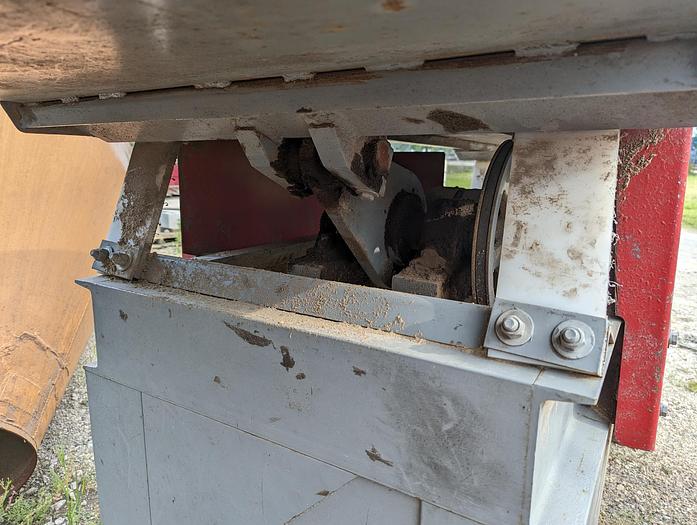 Used Cresswood Vibrating Conveyor Table 