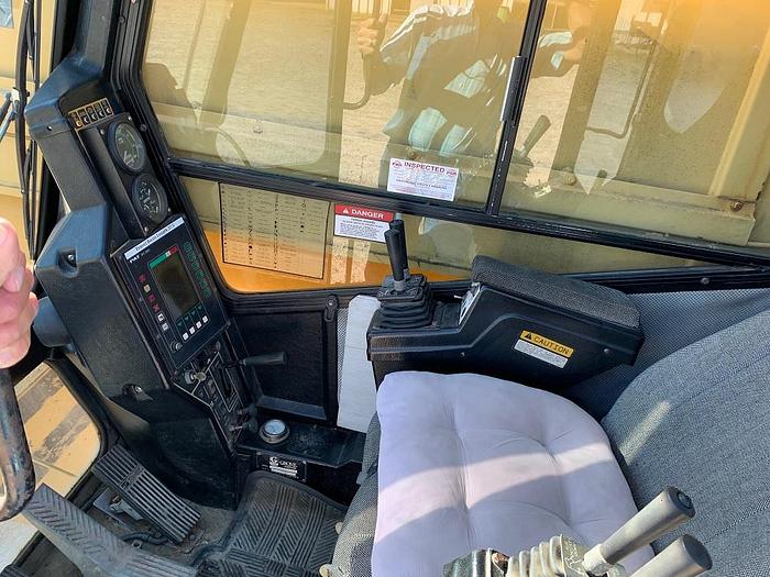 Used 1998 Grove Telescopic Boom Crane