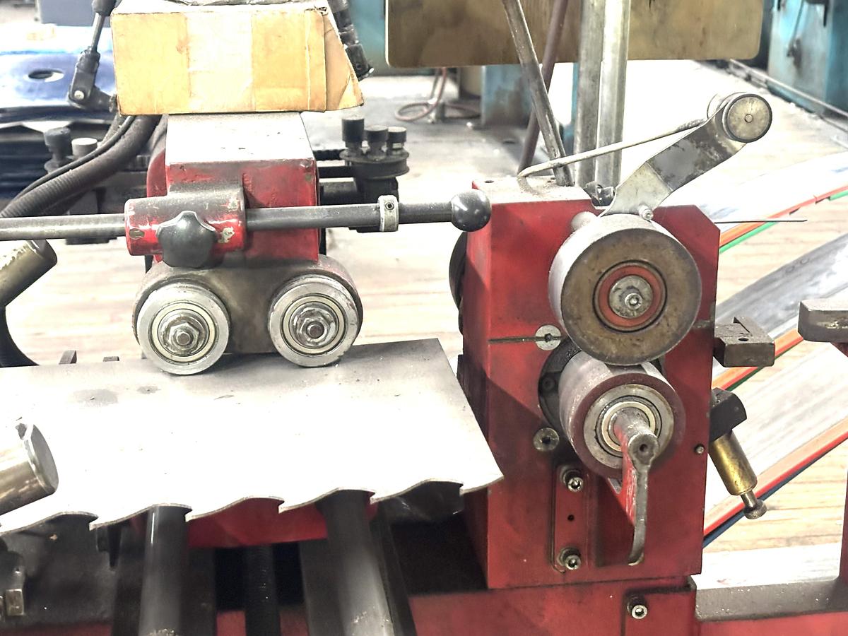Used Simonds 940 bandsaw leveler