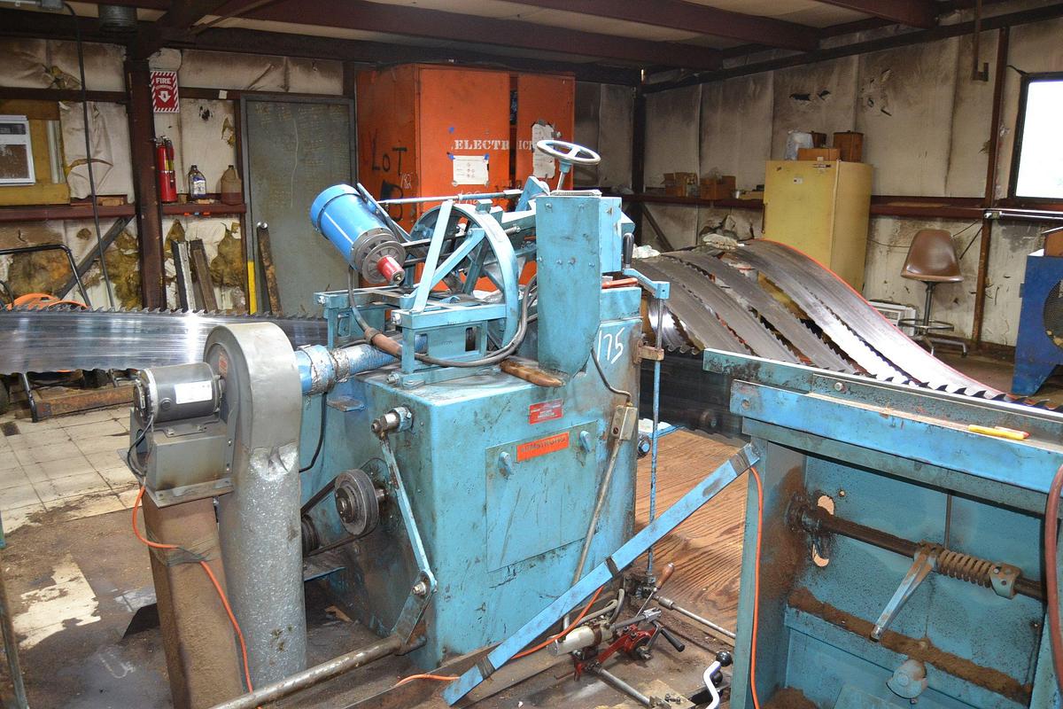 Used ARMSTRONG #4 RH Bandsaw Sharpener