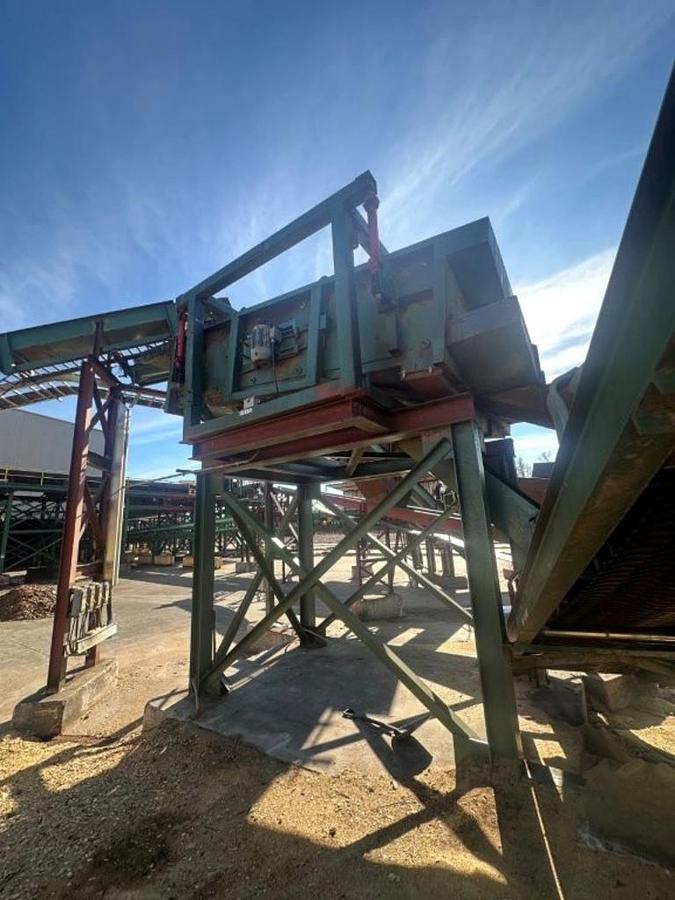 Used BM&M 10 x 14 Chip Screen