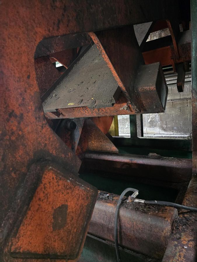 Used 2018 COMACT Wave Feeder 20' capacity