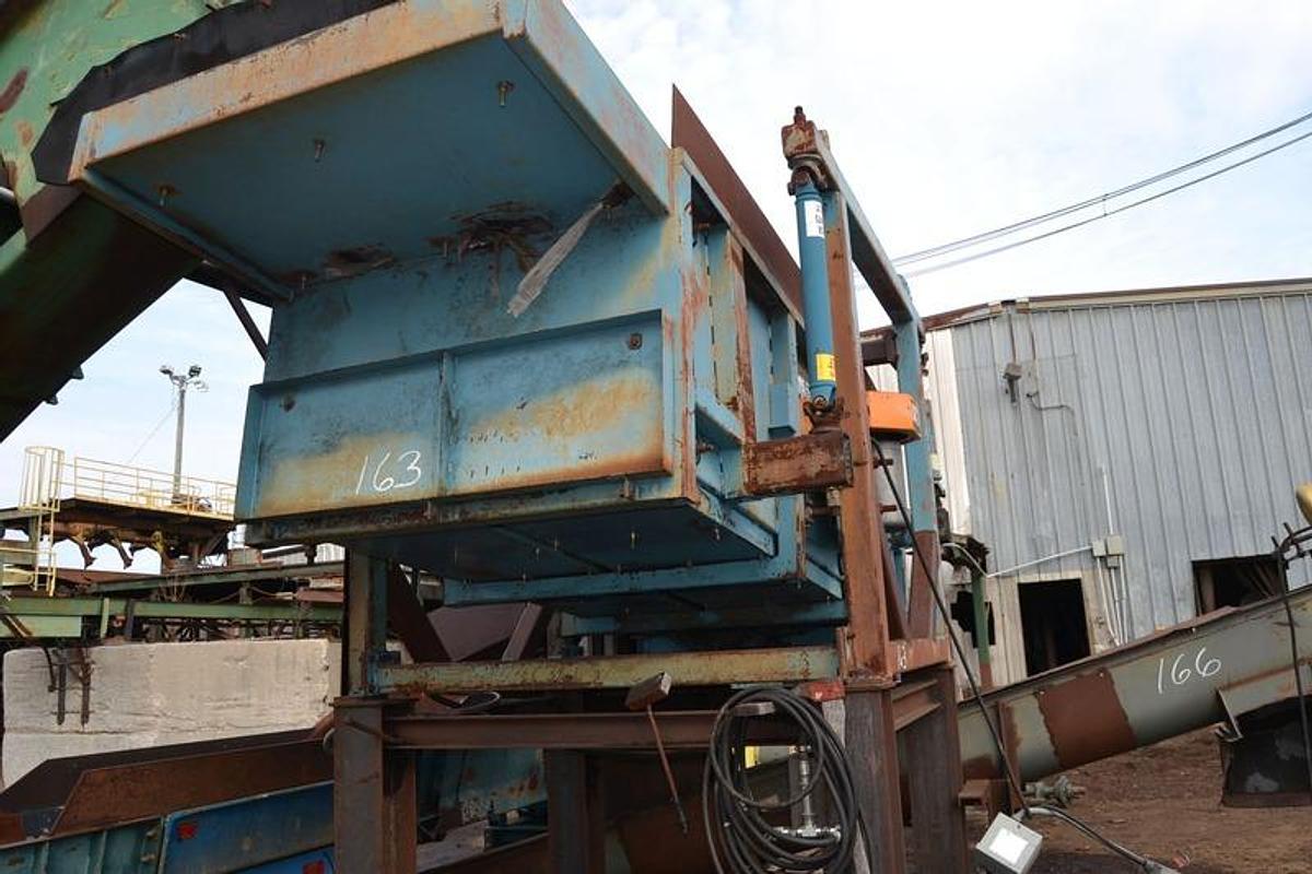 Used BM&M 4 x 10 Chip Screen