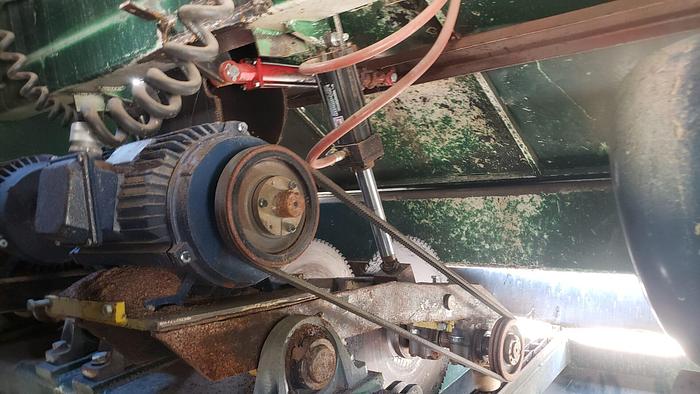 Used C&L Machinery Sawmill Trimmer