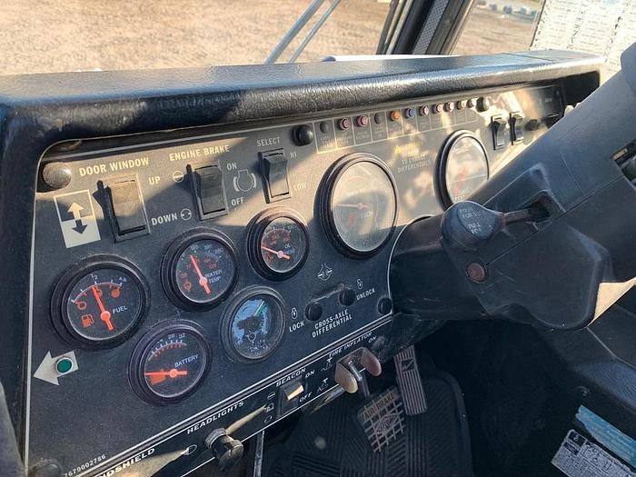 Used 1998 Grove Telescopic Boom Crane