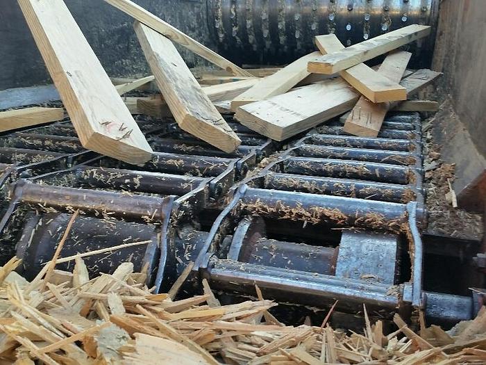 Used MORBARK 2600 Portable Grinder