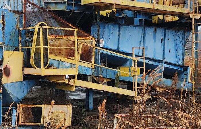 Used 27′ x 42″ Concave Belt Conveyor