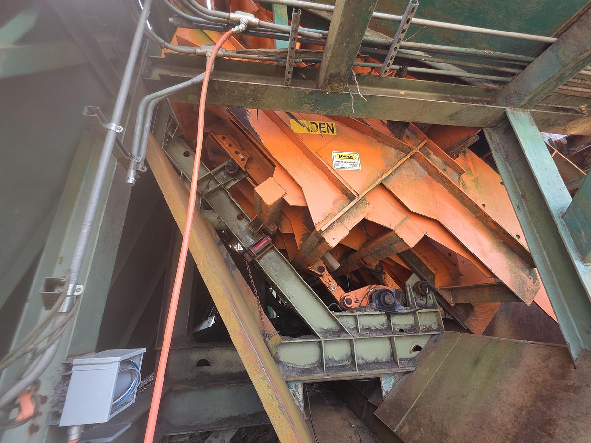 Used Linden Step Feeder - 20' capacity