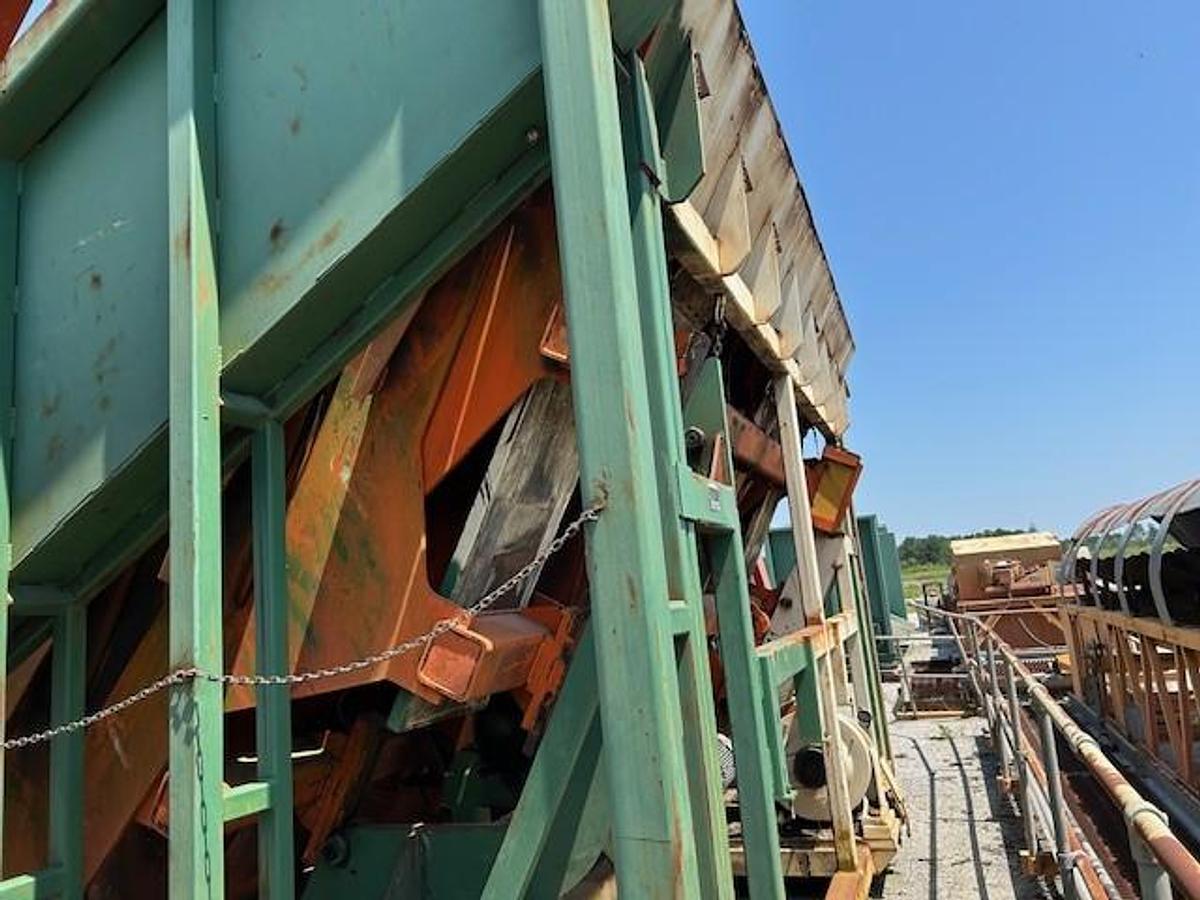 Used Comact Step Feeder Model 1005-0