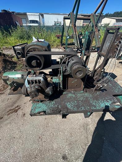 Used Ukiah  4” X 42” 5 shifting saw gang