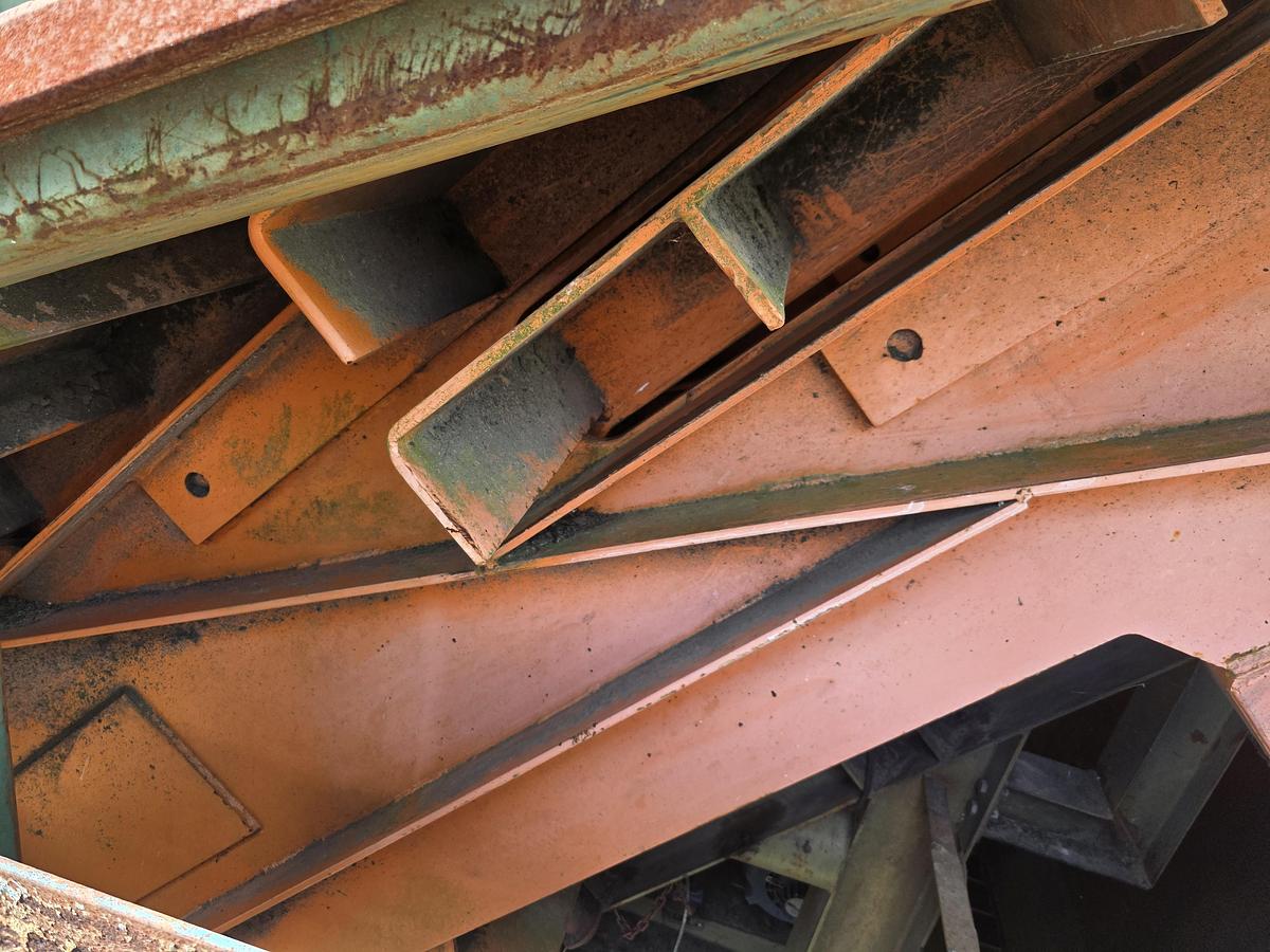 Used Linden Step Feeder - 20' capacity