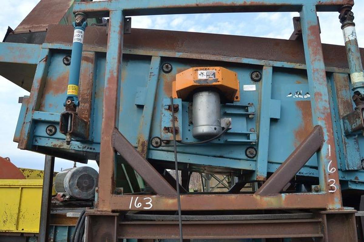 Used BM&M 4 x 10 Chip Screen