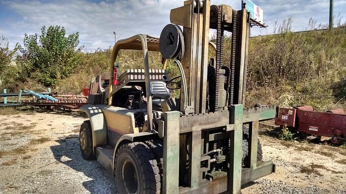 Used Used Hyster 15,000 lb Forklift