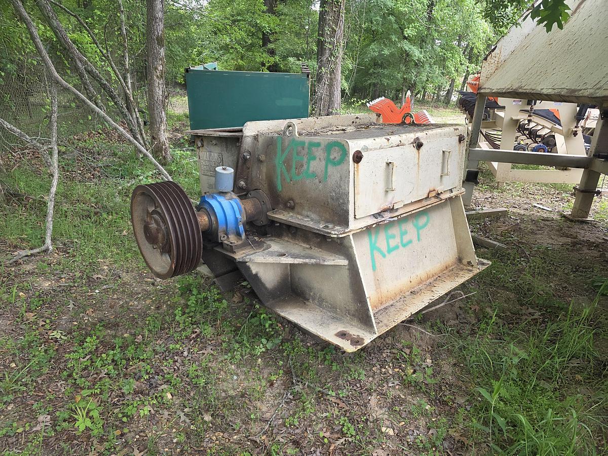 Used WILLIAMS 40 KS Top Feed Swing Hammer Hog