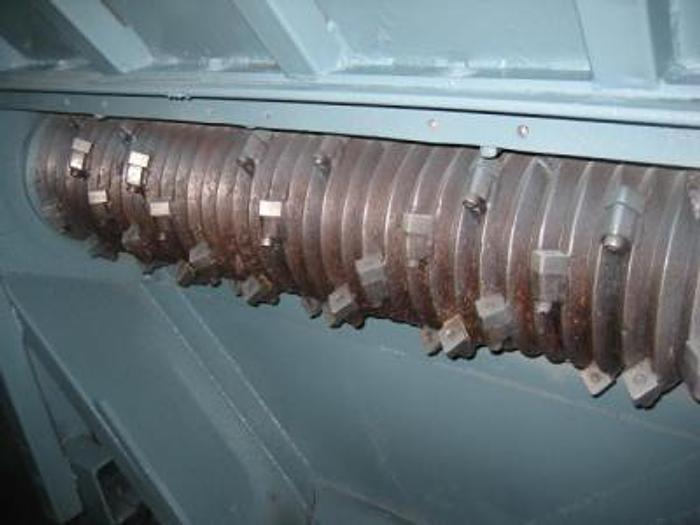 Used CHALLENGER Hopper Style Low Speed Grinder – 60 HP