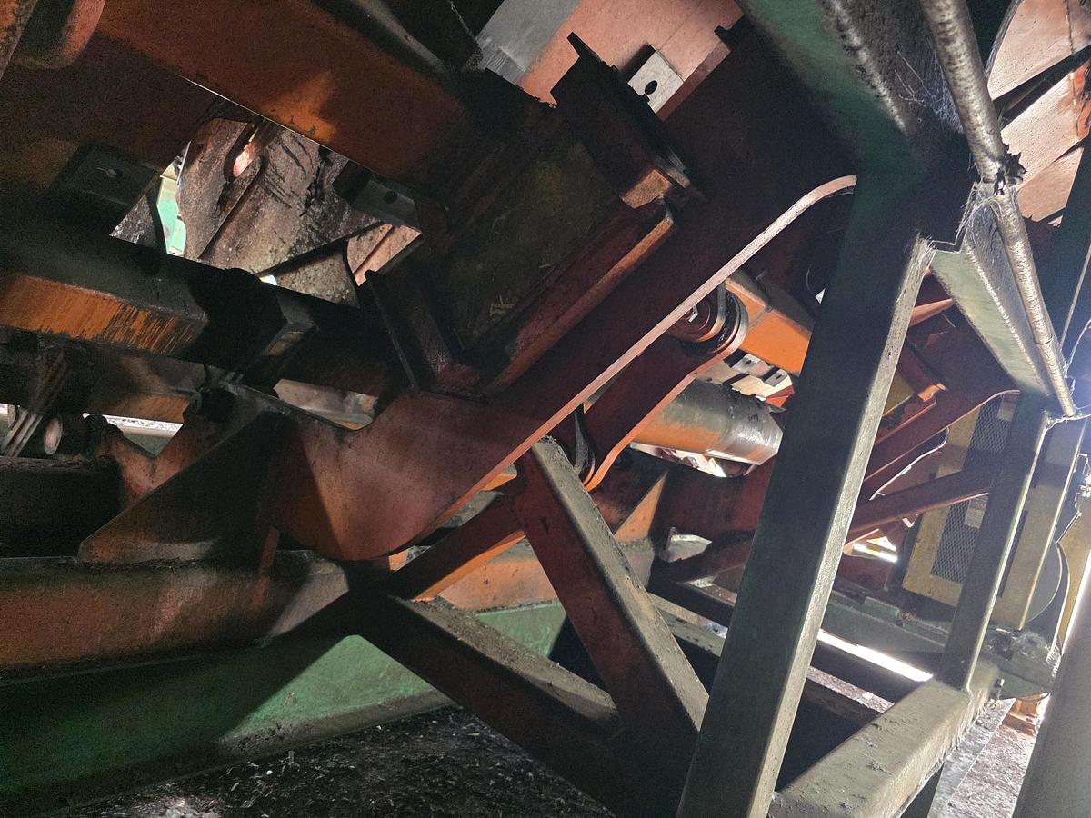 Used 2018 COMACT Wave Feeder 20' capacity