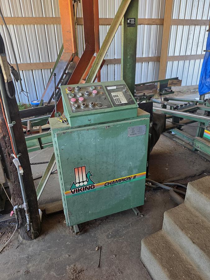 Used VIKING Champion II Pallet Assembly Machine