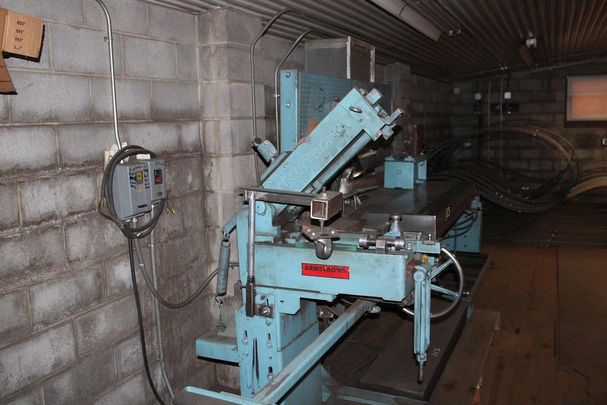 Used ARMSTRONG #81 Bandsaw Bench with Stretcher