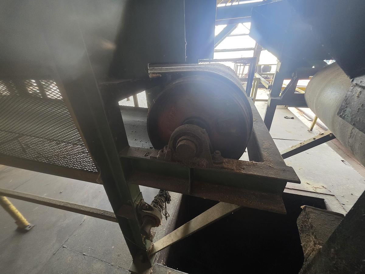 Used Flat Belt Conveyor 24" x 20'