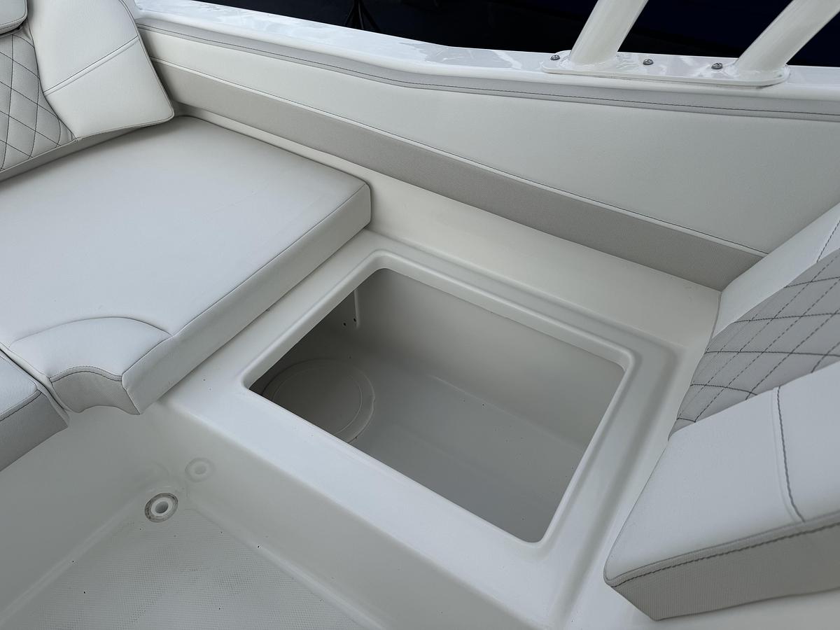 2026 World Cat 230SD