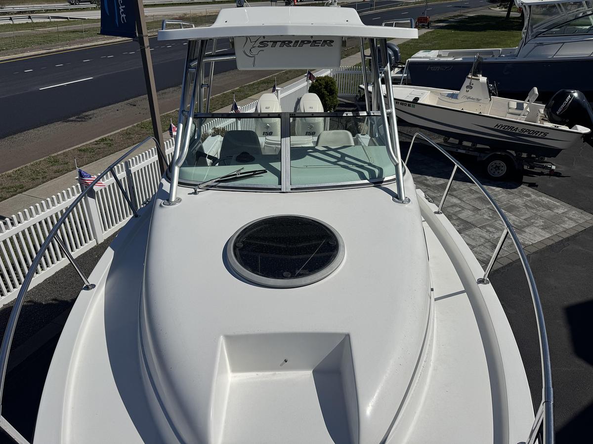 Used 2004 Seaswirl Striper 2601