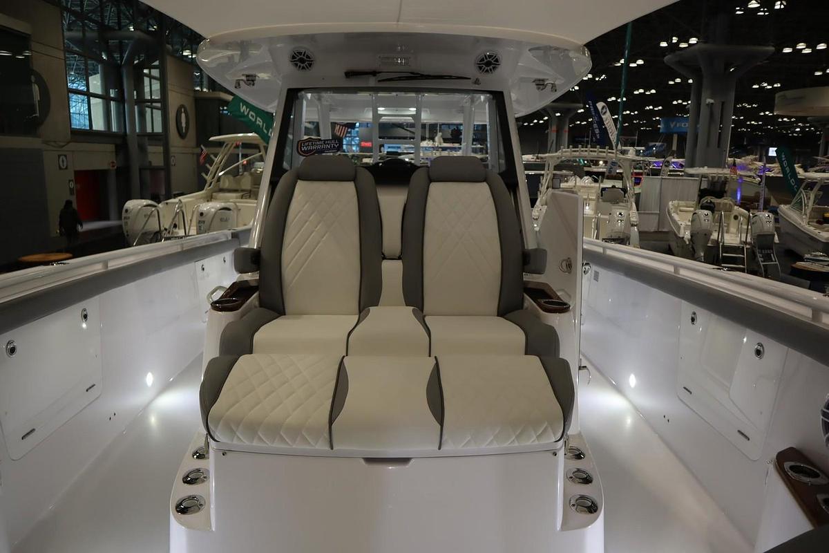 2025 Everglades 395 Center Console