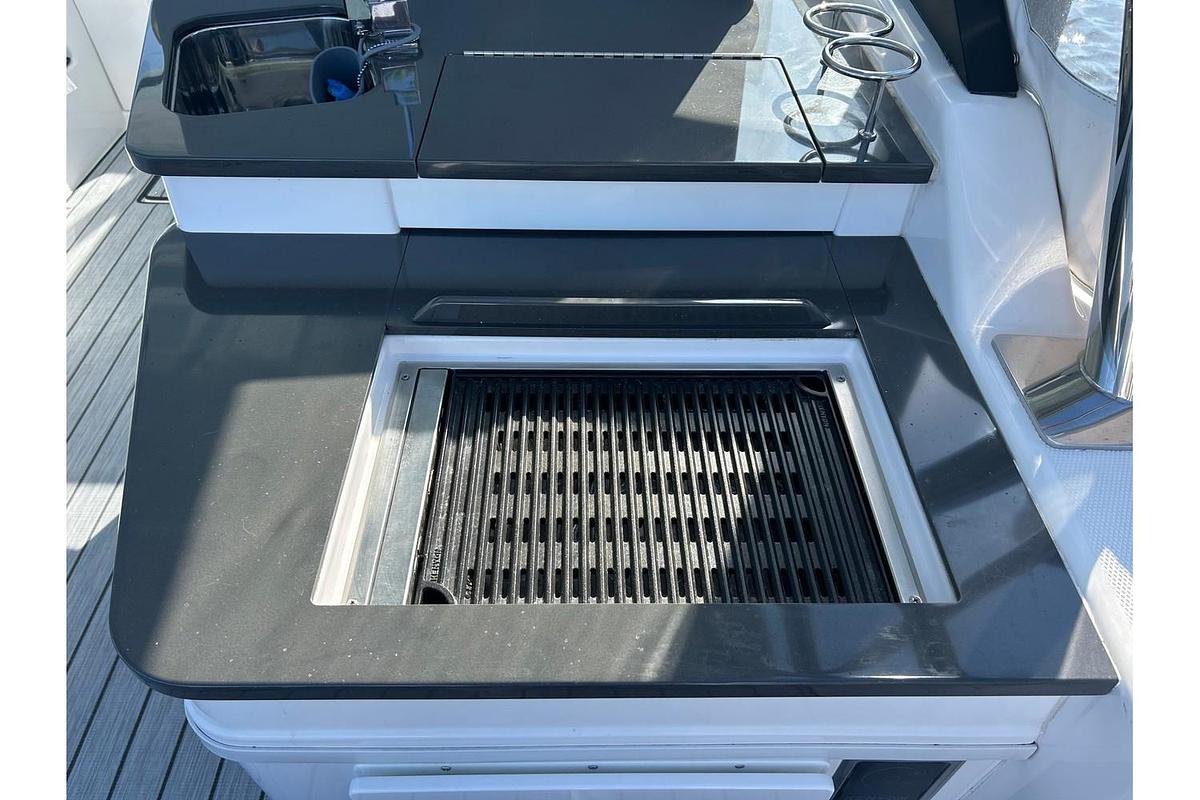 Used 2019 Everglades 340DC