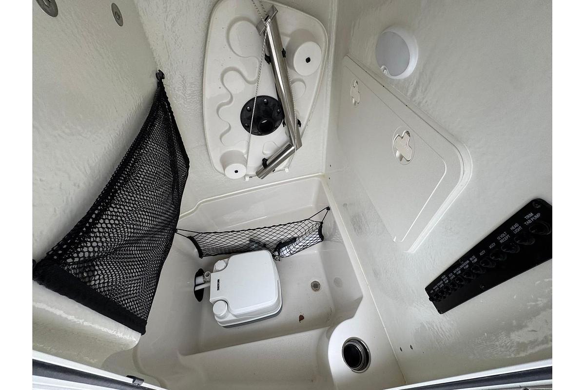 Used 2024 Sailfish 220 CC