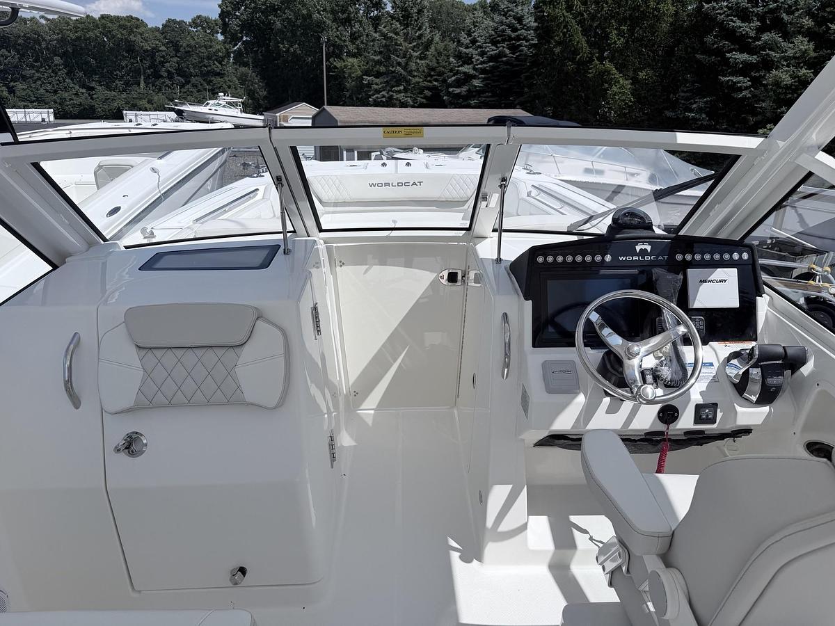 2026 World Cat 280DC-X