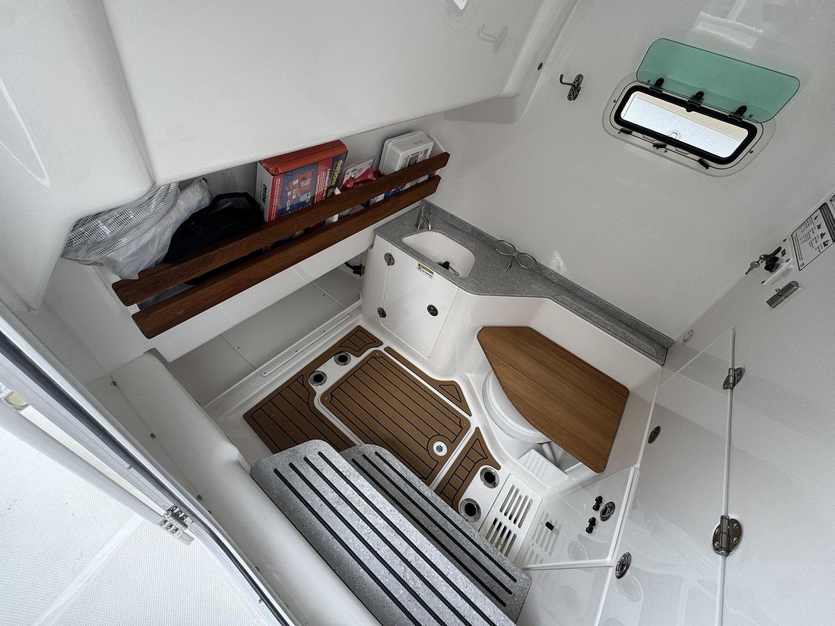 Used 2024 Everglades 315cc