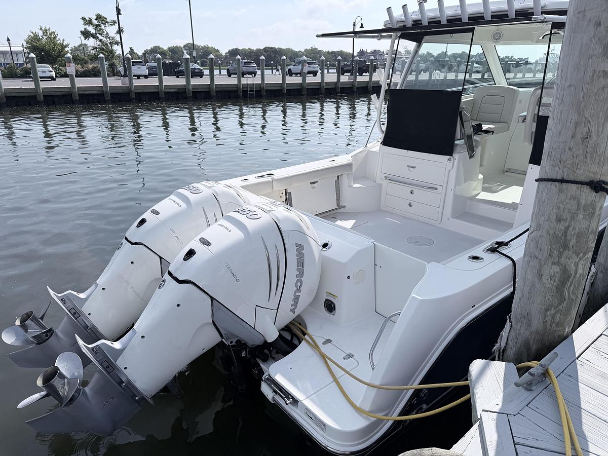 Used 2017 Boston Whaler 315 Conquest
