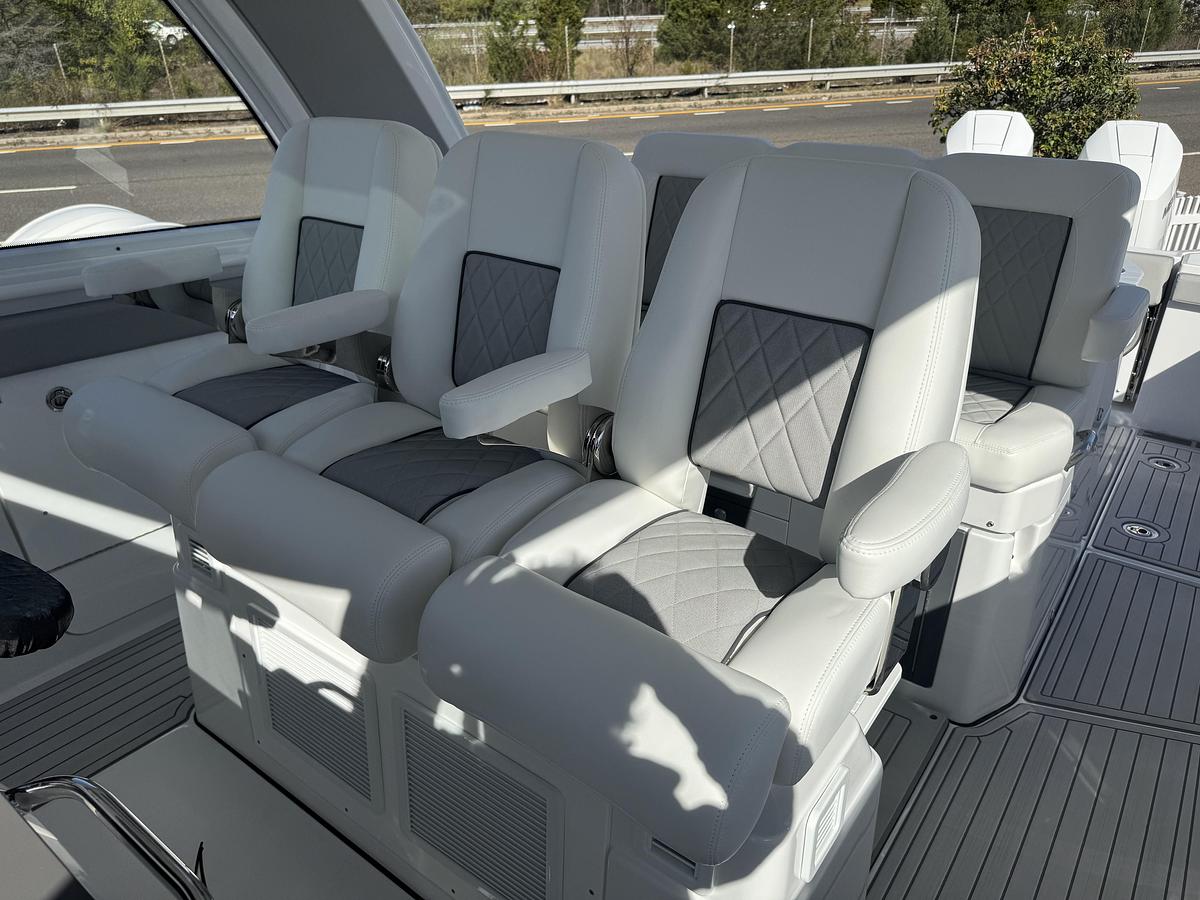 2026 Everglades 367CX