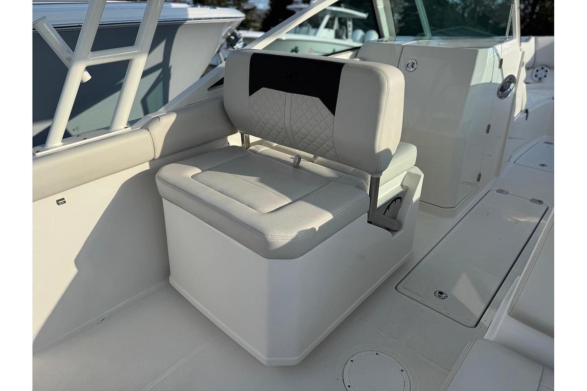 2024 Sailfish 276 DC