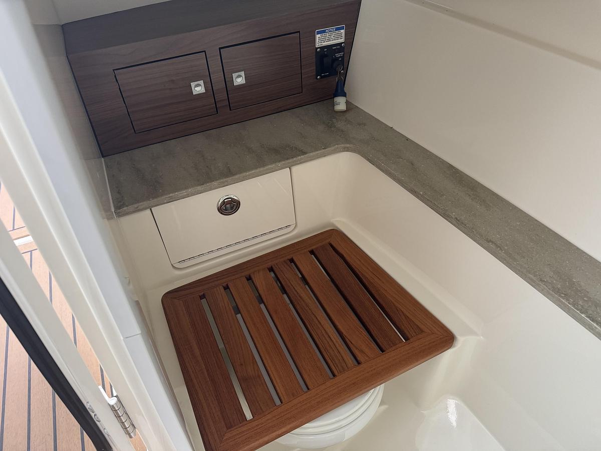 Used 2020 Boston Whaler 320 Vantage