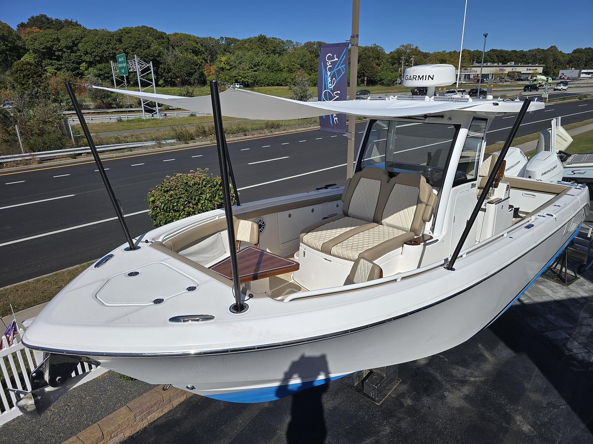 Used 2025 Everglades 315CC
