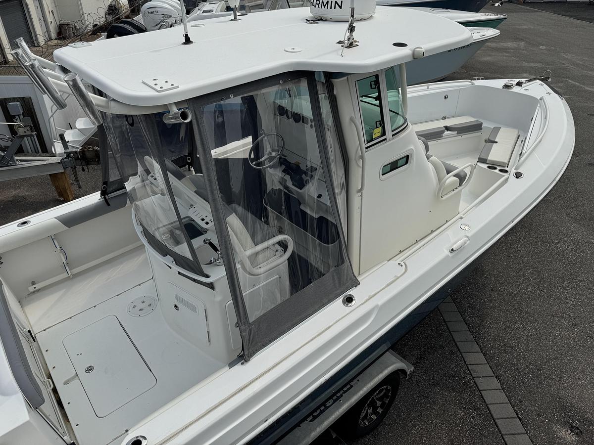 Used 2007 Everglades 260CC