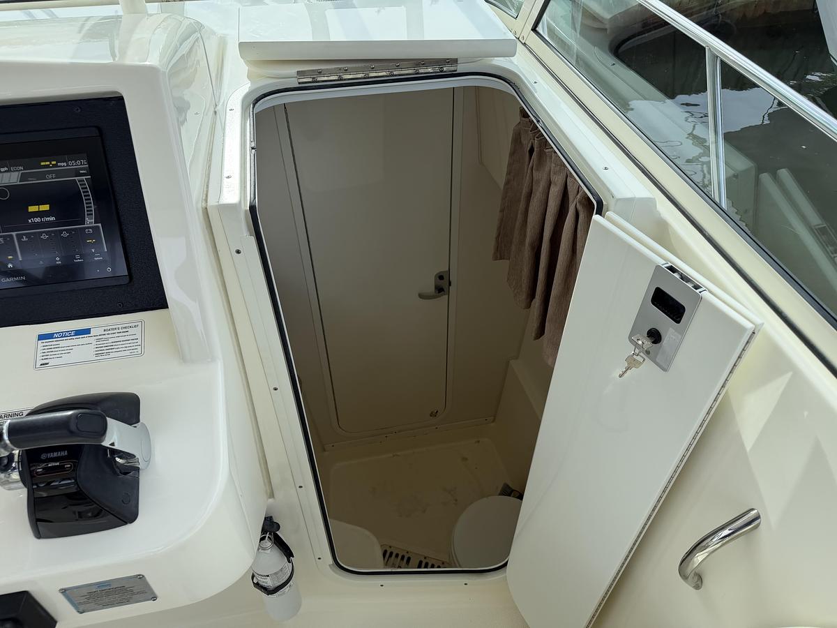 Used 2016 World Cat 320EC
