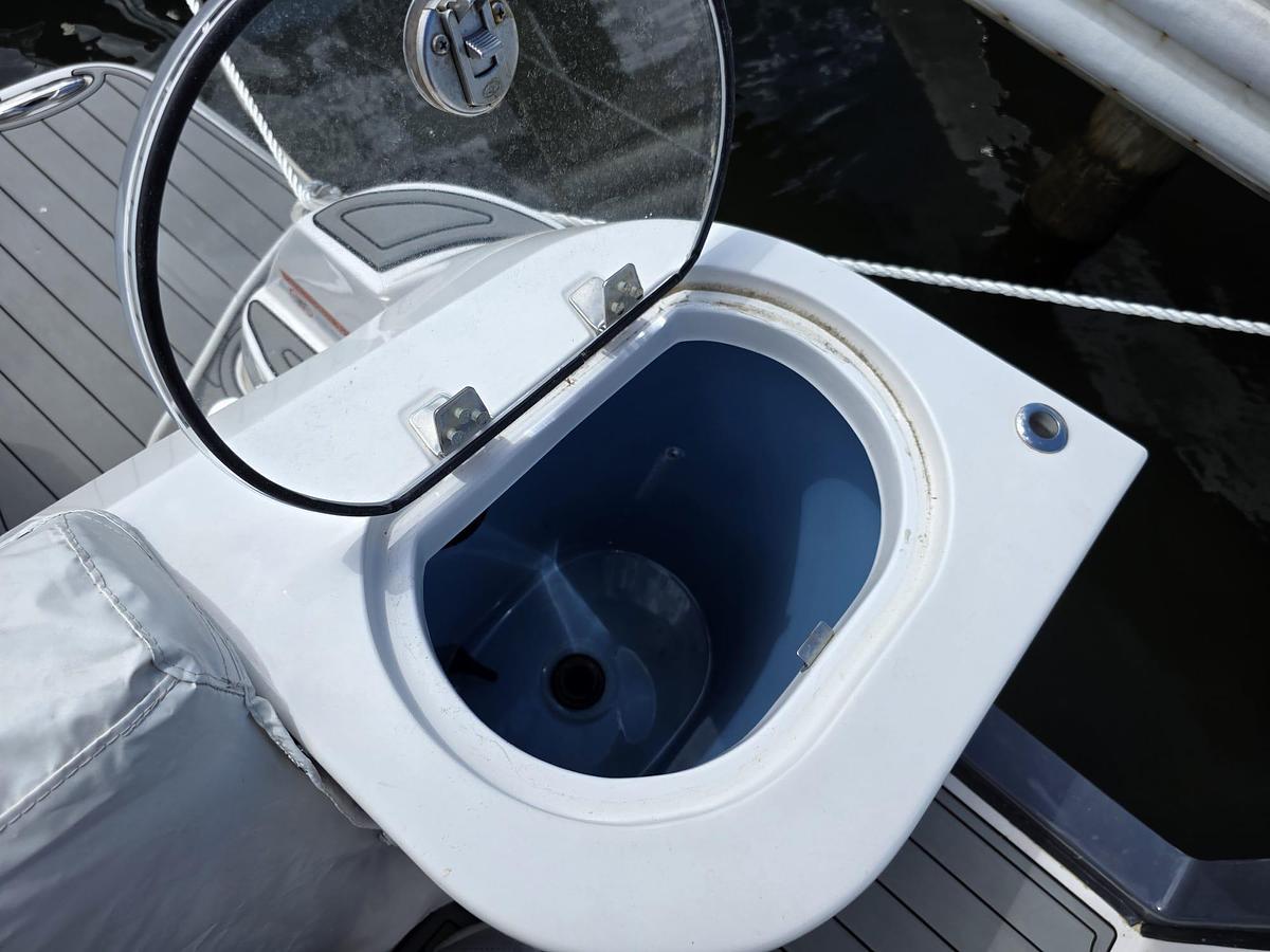 Used 2020 Regal 330SAV