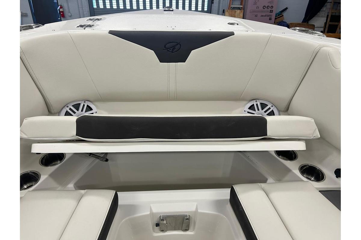 2024 Sailfish 276 DC