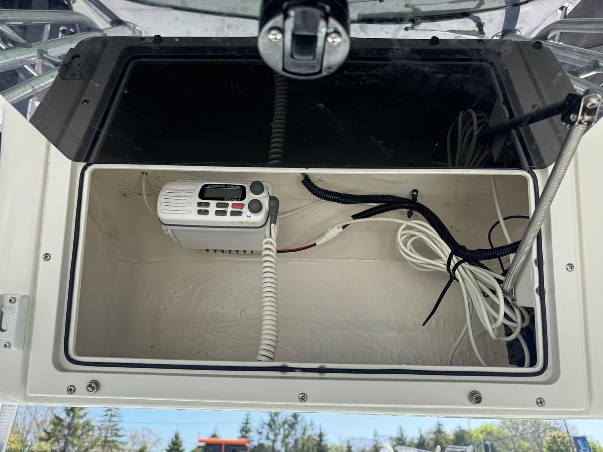 Used 2004 Seaswirl Striper 2601