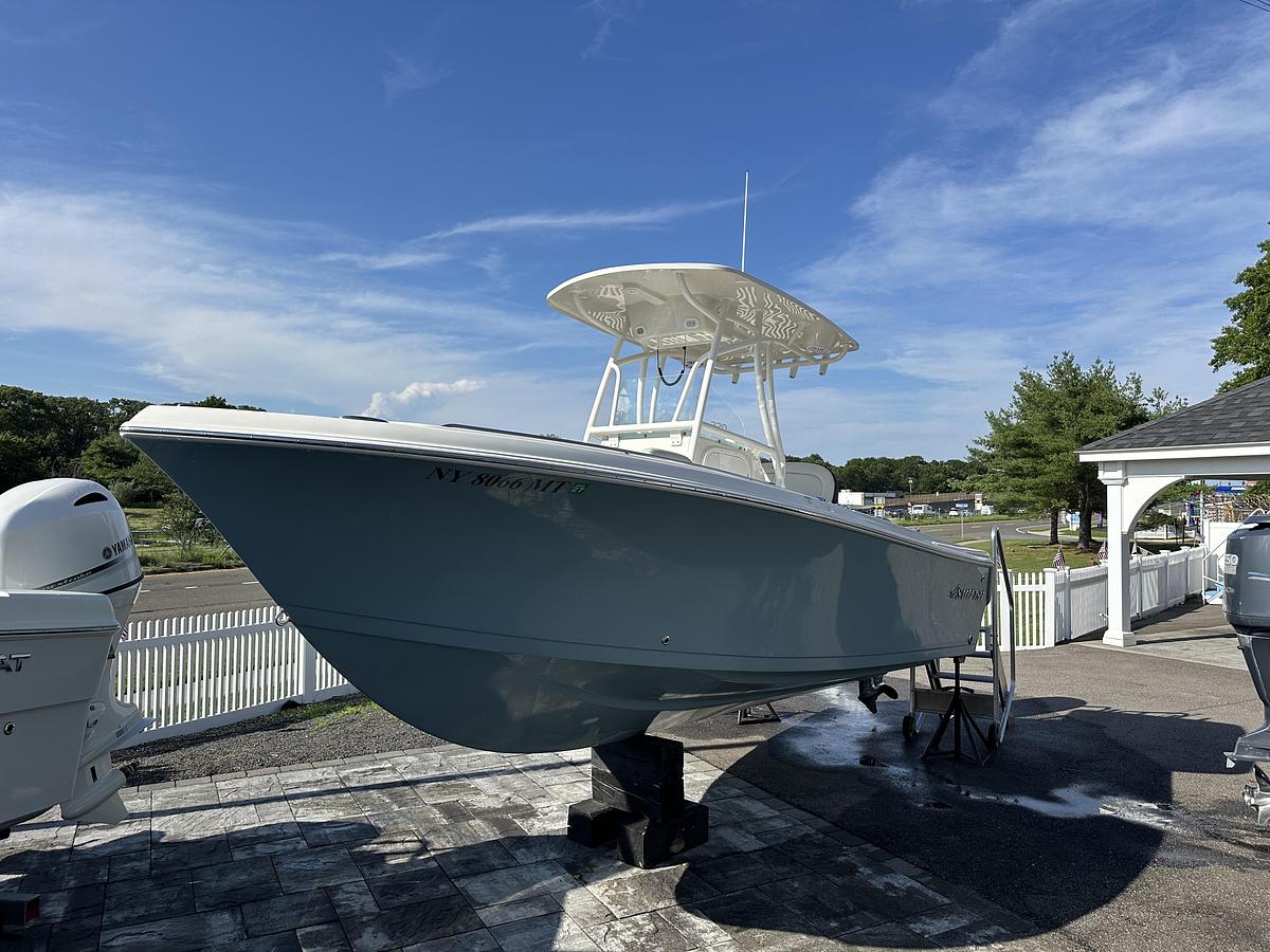 Used 2024 Sailfish 220 CC