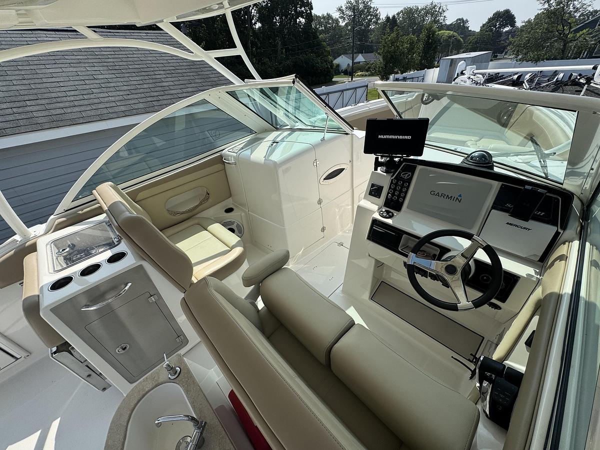 Used 2017 Sailfish 325 DC