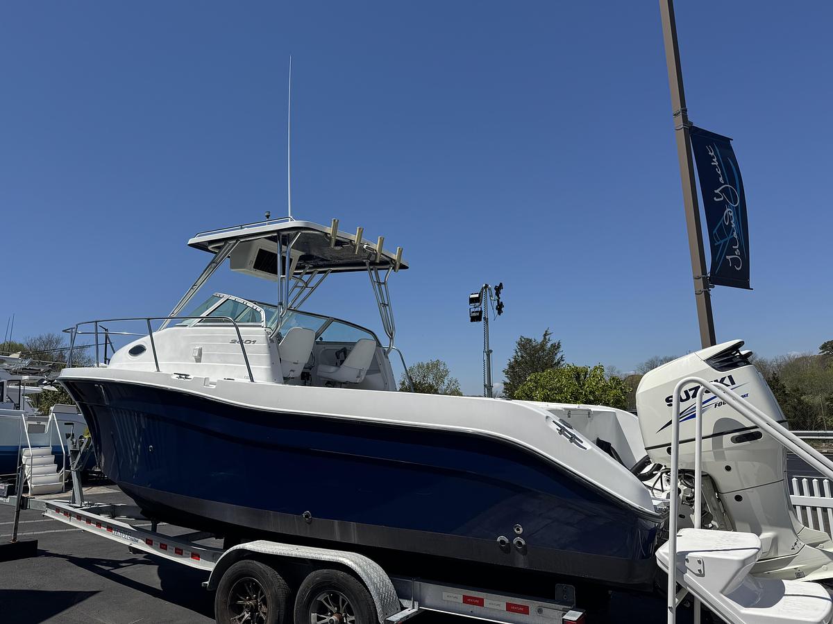 Used 2004 Seaswirl Striper 2601