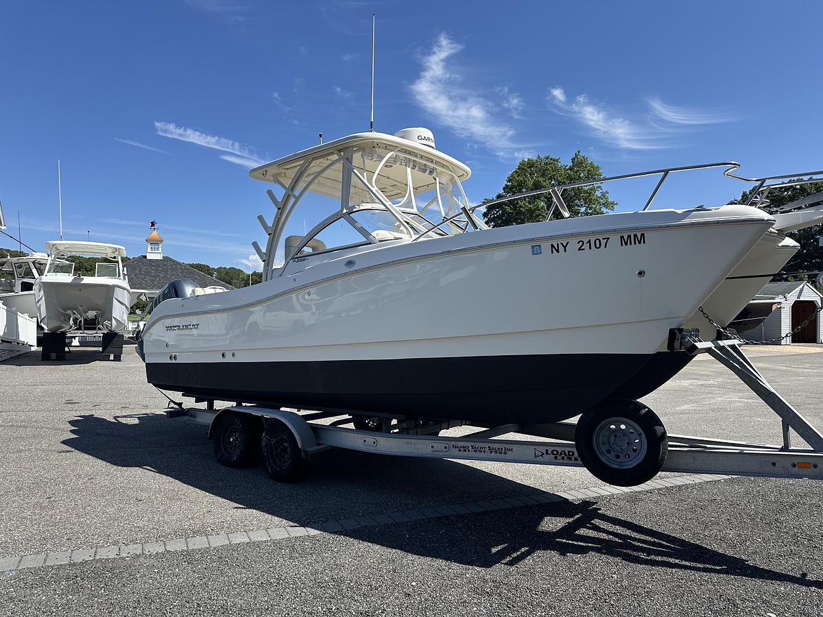 Used 2016 World Cat 255DC