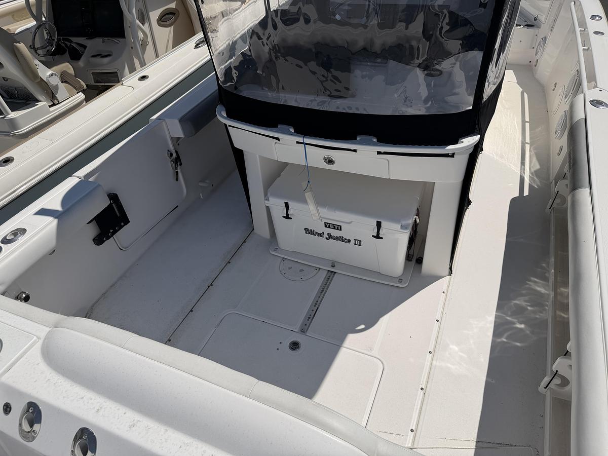 Used 2019 Everglades 295CC